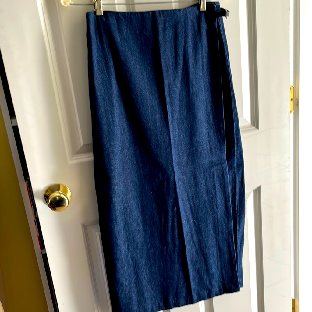 Nwot! Josephine Chaus Sport Denim Wrap Skirt. Size 8